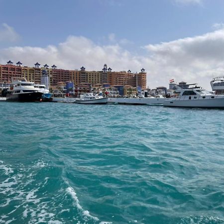 Sea View Apartment In Porto Marina El Alamein Bagian luar foto