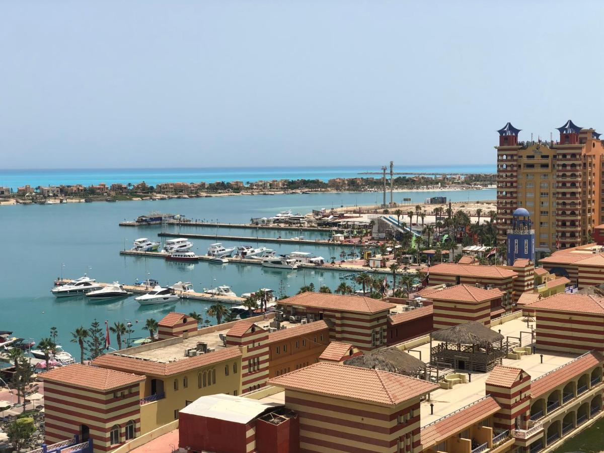 Sea View Apartment In Porto Marina El Alamein Bagian luar foto