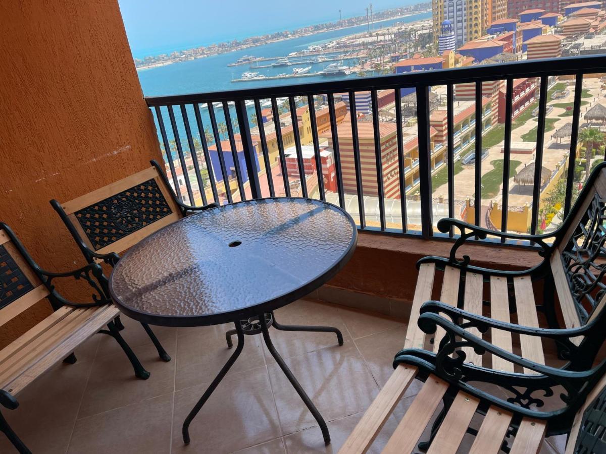 Sea View Apartment In Porto Marina El Alamein Bagian luar foto