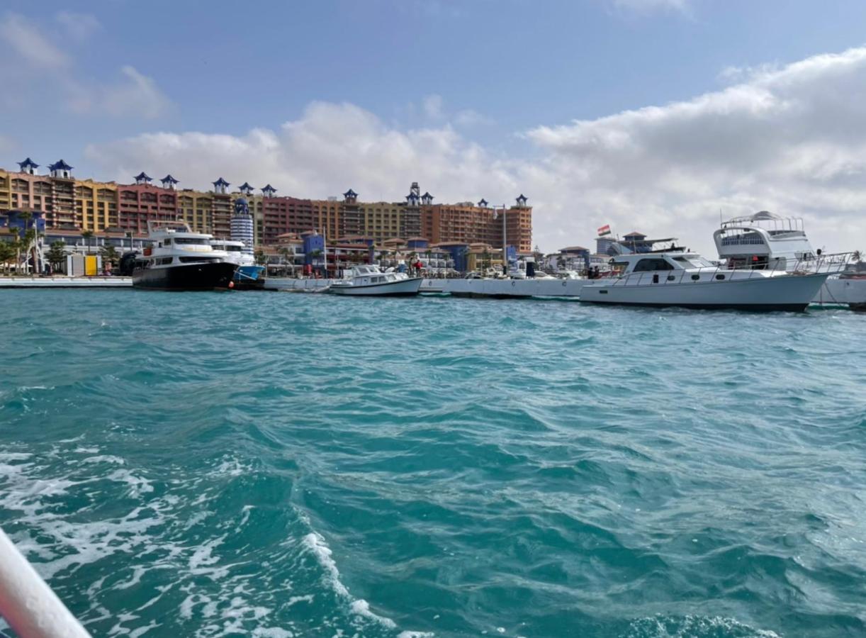 Sea View Apartment In Porto Marina El Alamein Bagian luar foto